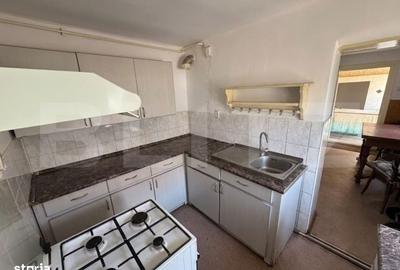 Casă cu 4 camere în Vinerea