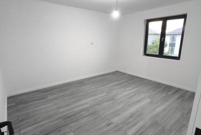 Casă individuală cu 4 camere cu Canalizare în Central - 7
