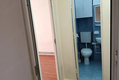 Apartament cu 2 camere semidecomandat în Fetești-Gară