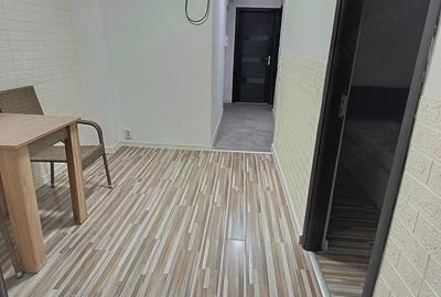 Apartament cu 3 camere decomandat în Patria