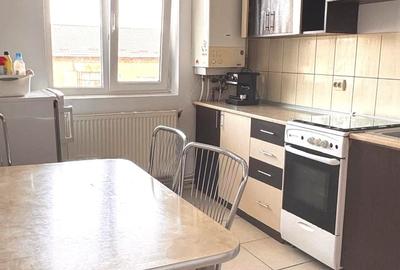 Apartament cu 3 camere decomandat, mobilat în Dumbrava 2