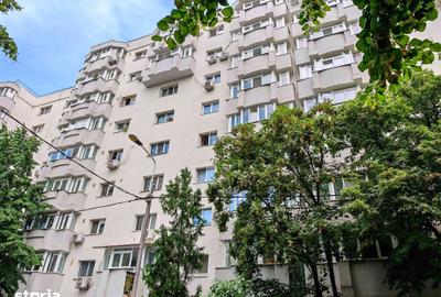 Apartament cu 4 camere decomandat în Decebal