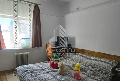 Casă individuală cu 4 camere cu Canalizare în Central - 1
