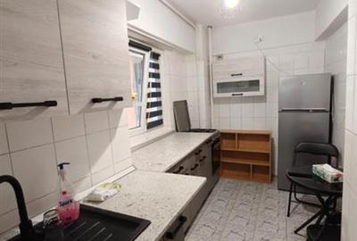 Apartament cu 3 camere semidecomandat în Universitate - 2