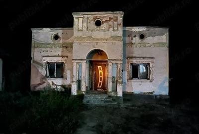 Casă cu 2 camere cu Teren 3000 Mp în Dezrobiți