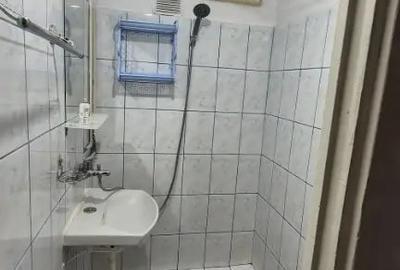 Garsonieră decomandată în Brâncoveanu