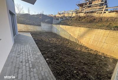 Casă cu 4 camere în Tăuți