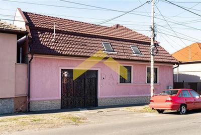Casă individuală cu 5 camere cu Teren 1200 Mp în Pârneava - 1