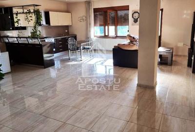 Apartament cu 3 camere decomandat, mobilat în Intim