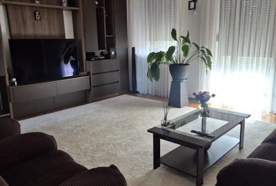 Apartament cu 3 camere semidecomandat în Dorobanți