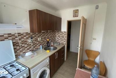 Apartament cu 2 camere semidecomandat, mobilat în Timpuri Noi