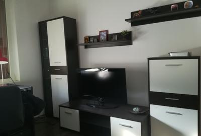 Apartament cu 4 camere decomandat în Lujerului
