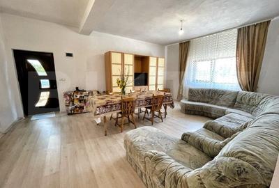 Apartament cu 2 camere semidecomandat, mobilat în Popoveni