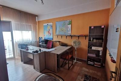 Apartament cu 3 camere decomandat în Ultracentral
