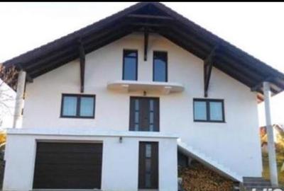 Casă individuală cu 4 camere cu Teren 975 Mp în Baia Sprie - 1