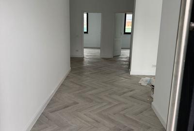 Casă cu 4 camere cu Teren 450 Mp în Strejnicu
