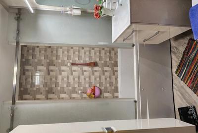 Apartament cu 3 camere decomandat în Militari