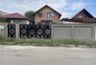 Casă cu 3 camere cu Teren 300 Mp în Central - 8