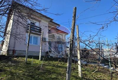 Casă individuală cu 5 camere cu Teren 1682 Mp în Lucieni