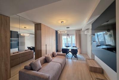 Apartament cu 2 camere semidecomandat, mobilat în Central