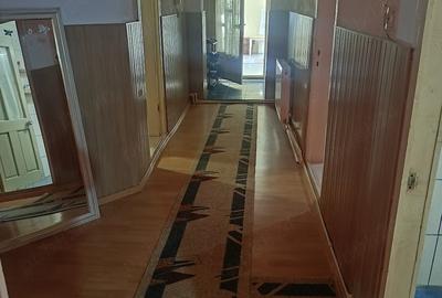 Casă cu 1 camere cu Teren 800 Mp în Grivița
