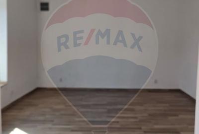 Casă cu 2 camere cu Teren 226 Mp în Laslea