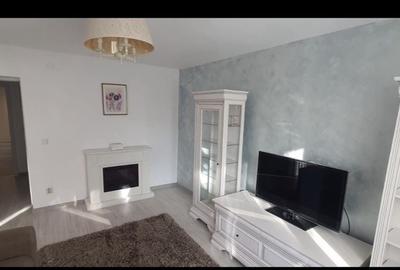 Apartament cu 3 camere semidecomandat în Central