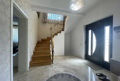 Casă cu Teren 1042 Mp în Cornu