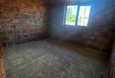 Casă cu 3 camere cu Teren 500 Mp în Central - 8