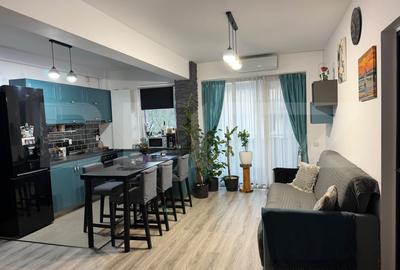Apartament cu 3 camere semidecomandat, mobilat în Florești