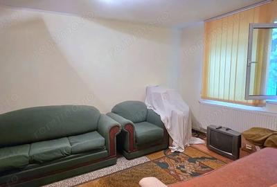 Casă cu Teren 1055 Mp în Vânători