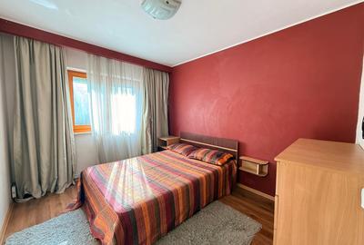 Apartament cu 3 camere decomandat, mobilat în Nicolina