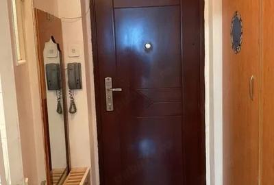 Garsonieră semidecomandată în Titan