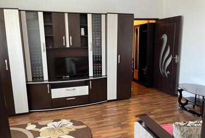 Apartament cu 2 camere semidecomandat în Micro 6 - 2