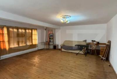 Casă cu 4 camere cu Teren 667 Mp în Victoria