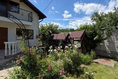 Casă cu 4 camere în Poiana - 1