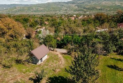 Teren de 5100 mp, în Central