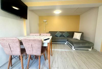 Apartament cu 3 camere decomandat, mobilat în Între Lacuri