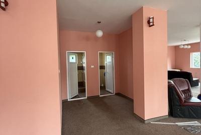 Spațiu comercial, de 200 mp, în Central - 3