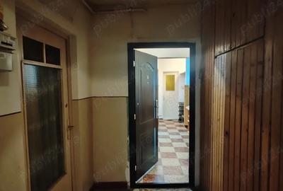 Apartament cu 3 camere decomandat în Exterior Vest