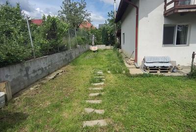 Casă cu 5 camere cu Teren 425 Mp în Sadu