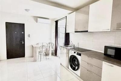 Apartament cu 3 camere semidecomandat în Lipovei
