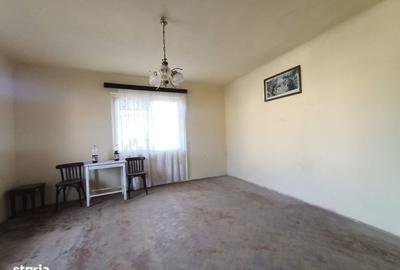 Casă cu 3 camere în Aradul Nou