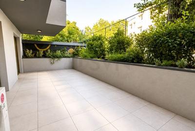 Apartament cu 4 camere decomandat în Dacia