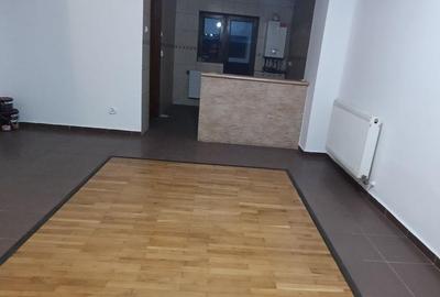 Casă cu 5 camere decomandat cu Teren 120 Mp în Rahova - 1
