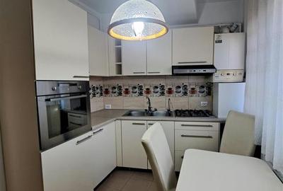 Apartament cu 4 camere decomandat, mobilat în Titan
