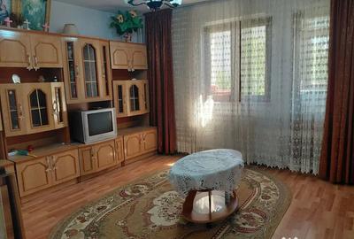 Apartament cu 2 camere decomandat în Micro 19
