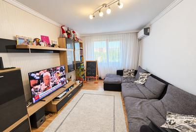 Apartament cu 3 camere decomandat în Dristor