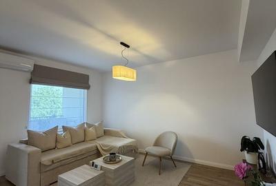 Apartament cu 3 camere semidecomandat în Central - 1