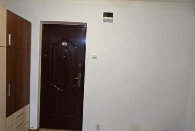 Garsonieră decomandată în Rahova